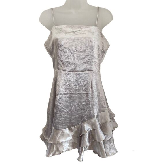 BB Dakota 4 Flawless Metallic Ruffle Dress Silver Spaghetti Strap - Picture 1 of 7
